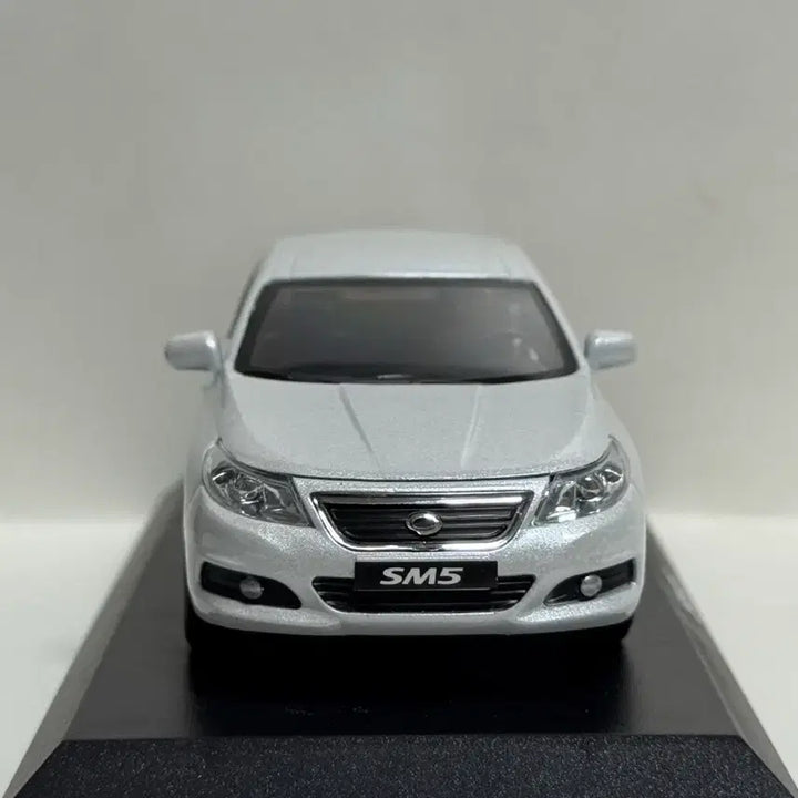 [BUNJANG] Renault Samsung SM5 White Miniature Car / 르노 삼성 SM5 화이트