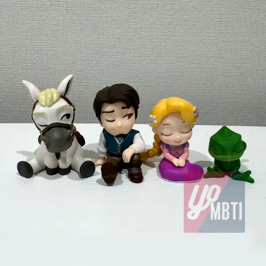 [BUNJANG] Disney Tangled Princess Rapunzel 4-Piece Capsule Toy Set / [정품 새것] 디즈니 라푼젤 4종 세트 : 캡슐토이 가챠