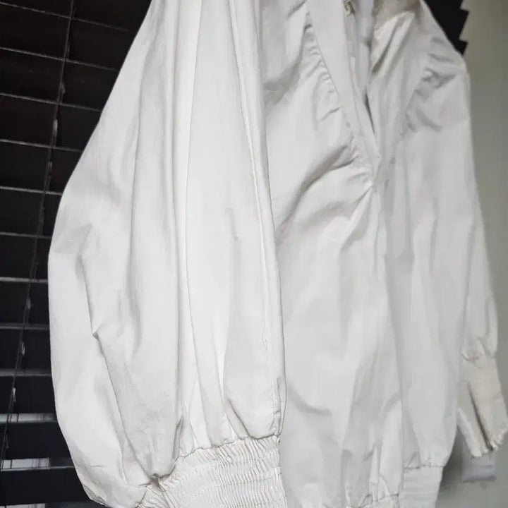 [BUNJANG] Maje White Neck Shirring Blouse / 마쥬 화이트 넥 셔링 블라우스