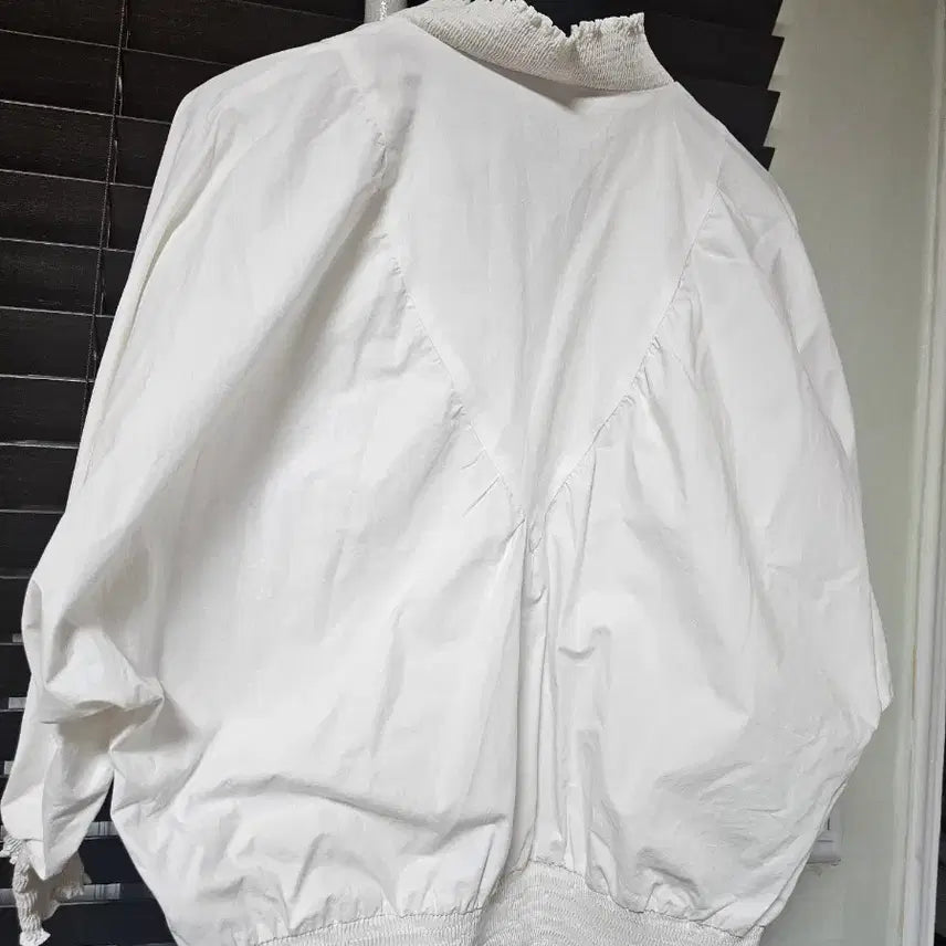 [BUNJANG] Maje White Neck Shirring Blouse / 마쥬 화이트 넥 셔링 블라우스
