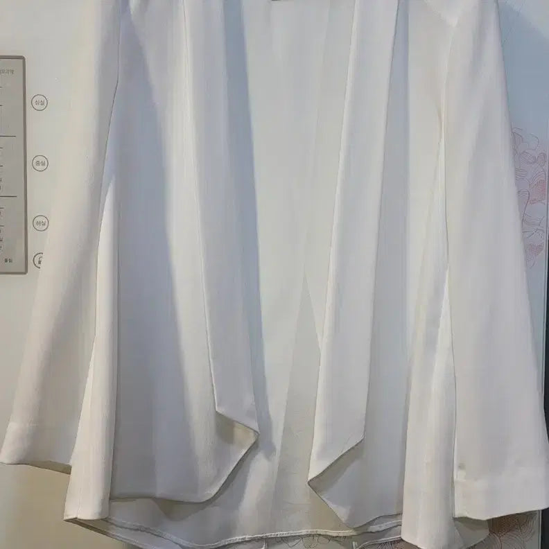 [BUNJANG] The Izzat Collection White Open Jacket / 더아이잗 컬렉션 화이트 오픈 자켓