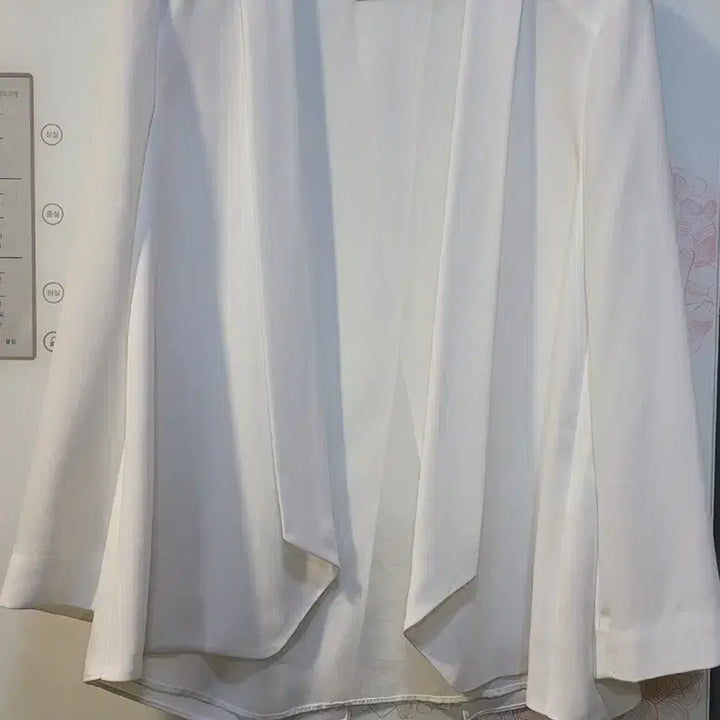 [BUNJANG] The Izzat Collection White Open Jacket / 더아이잗 컬렉션 화이트 오픈 자켓