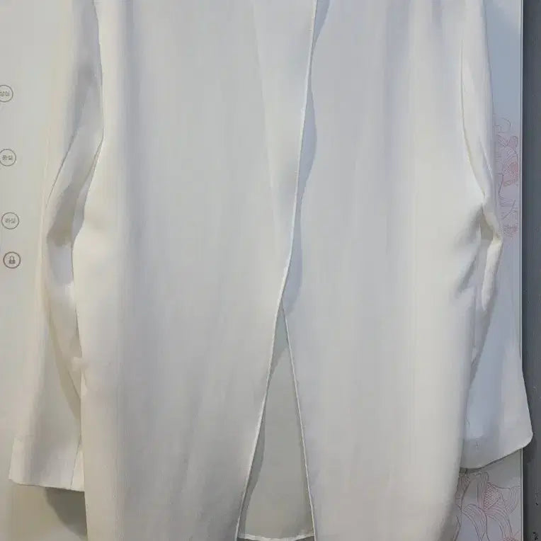[BUNJANG] The Izzat Collection White Open Jacket / 더아이잗 컬렉션 화이트 오픈 자켓