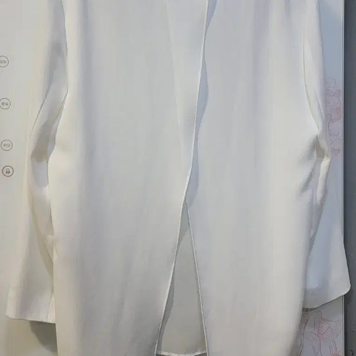 [BUNJANG] The Izzat Collection White Open Jacket / 더아이잗 컬렉션 화이트 오픈 자켓