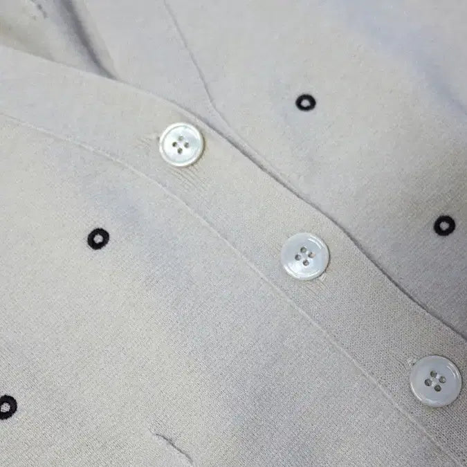[BUNJANG] YEE JEE Beige Embroidered Cardigan / YEE JEE 베이지 자수 가디건