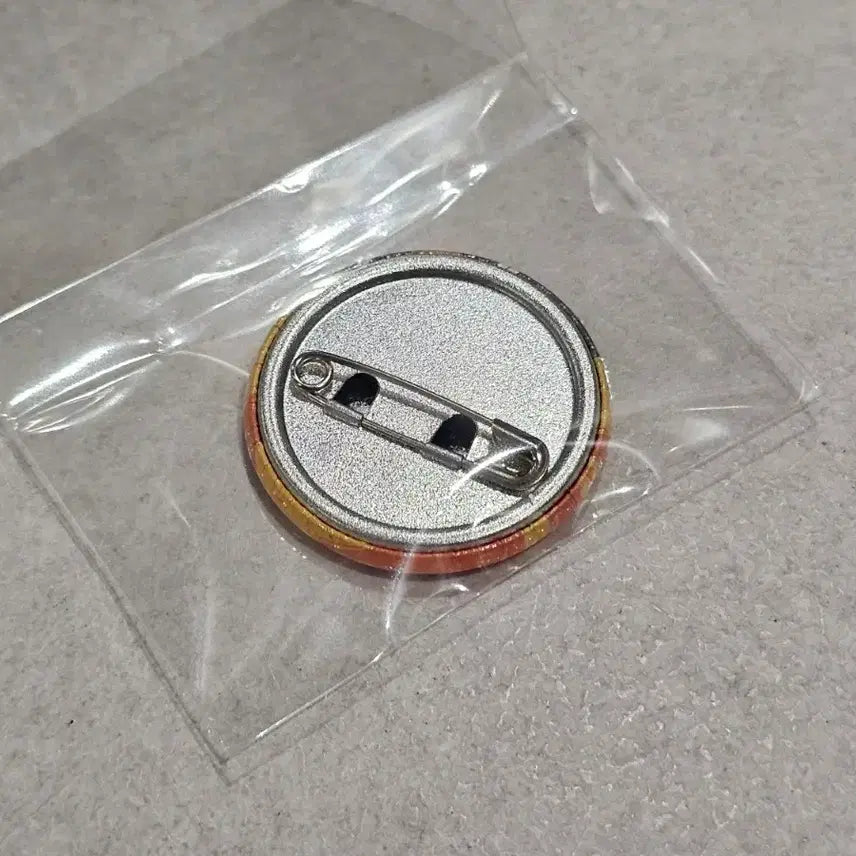 [SOLD OUT] 체인소맨 레제편 오마츠리 덴지 캔뱃지 미사용 판매합니다.