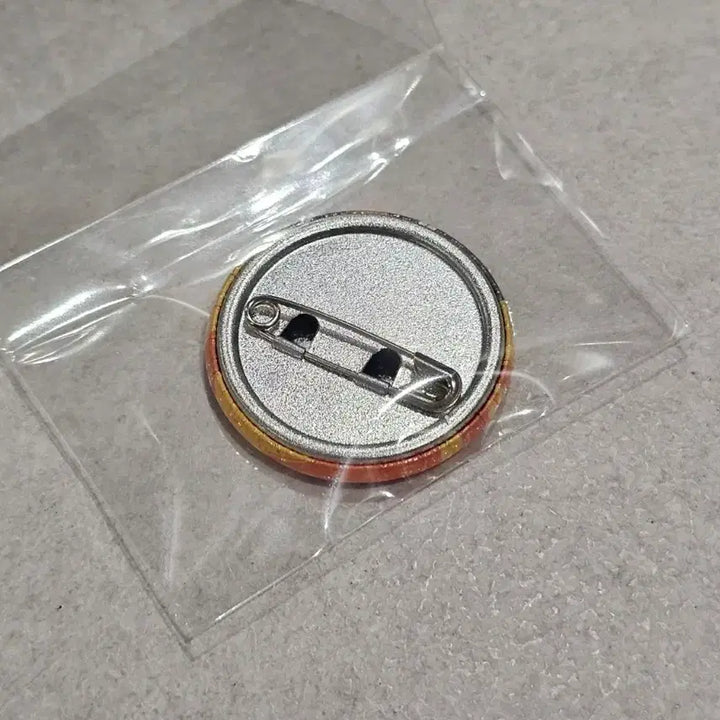 [SOLD OUT] 체인소맨 레제편 오마츠리 덴지 캔뱃지 미사용 판매합니다.