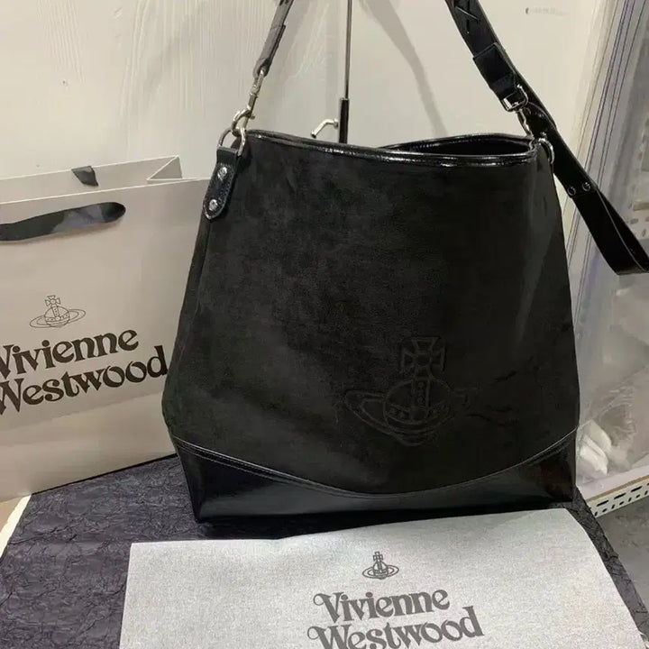 [BUNJANG] Vivienne Westwood Black Tote Hobo Bag / 비비안웨스트우드 블랙 토트 호보백