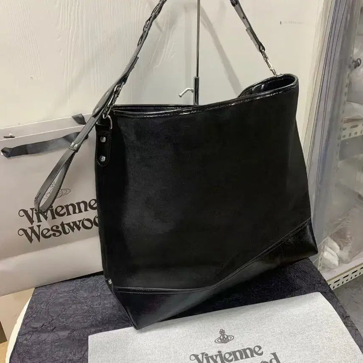 [BUNJANG] Vivienne Westwood Black Tote Hobo Bag / 비비안웨스트우드 블랙 토트 호보백