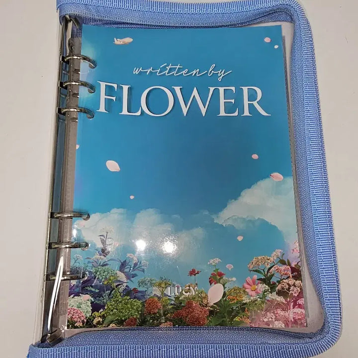 [BUNJANG] LUCY Flower Concert MD Binder + Photocard Bundle Set / LUCY 루시 플라워콘 엠디 바인더+포카 2세트