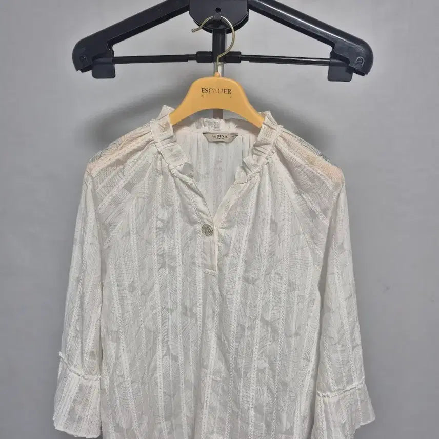 [BUNJANG] V By Olivia White Blouse / 브이바이올리비아 흰색 블라우스