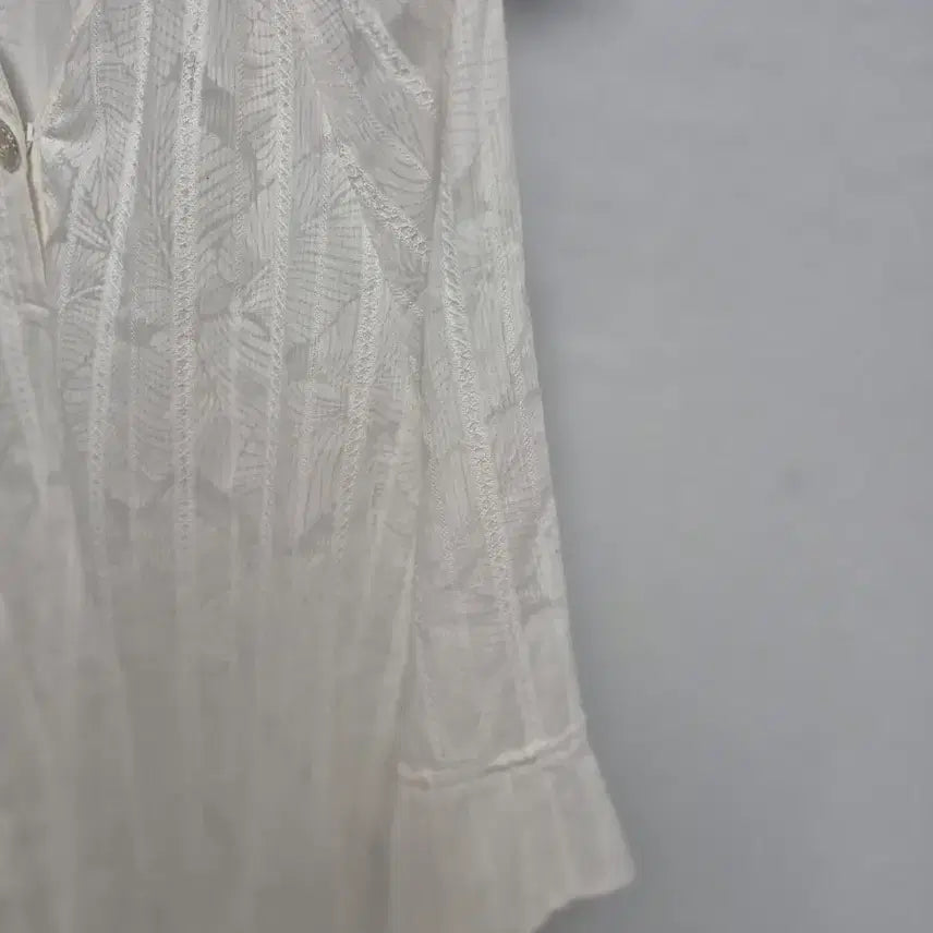 [BUNJANG] V By Olivia White Blouse / 브이바이올리비아 흰색 블라우스