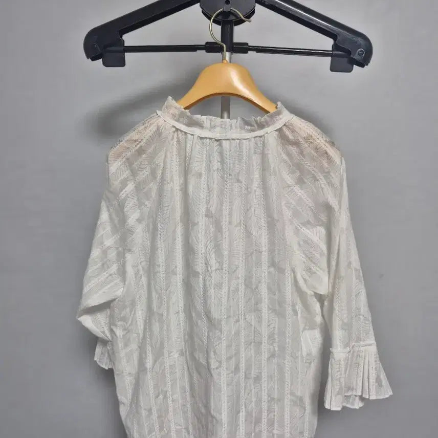 [BUNJANG] V By Olivia White Blouse / 브이바이올리비아 흰색 블라우스