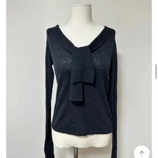 [BUNJANG] Charcoal Slim Fit Deep V-Neck Knit / (새상품/택O) 차콜 타이 슬림핏 브이넥 니트