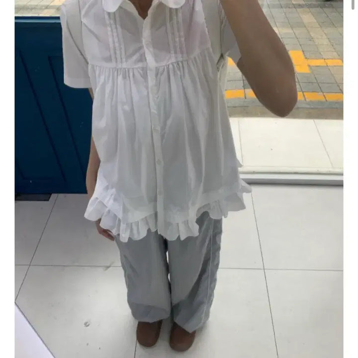 [BUNJANG] How Are You Frill Short-Sleeve Blouse / 하우유 프릴 반팔 블라우스