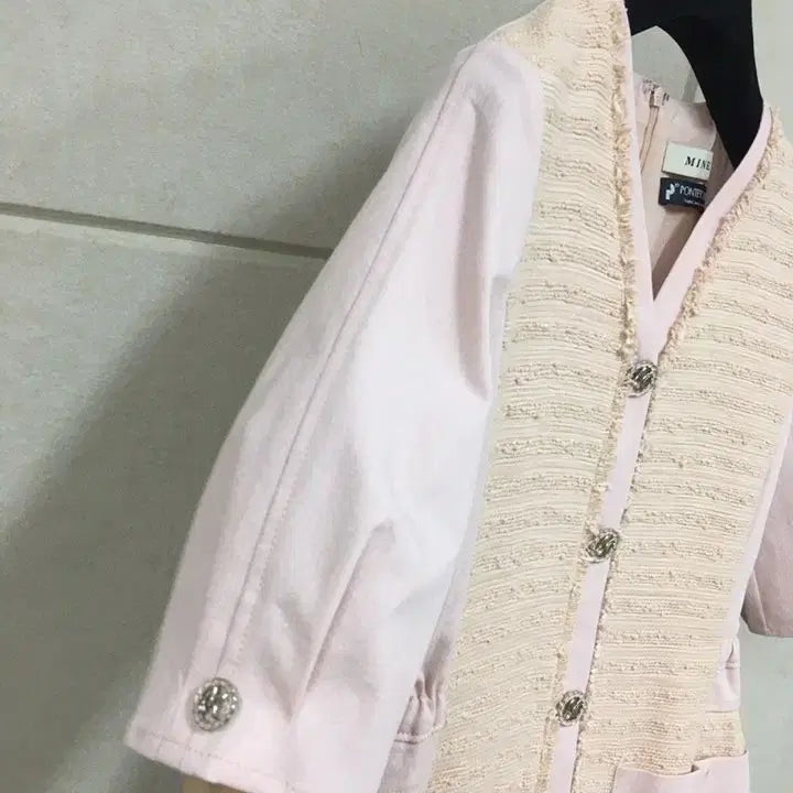 [BUNJANG] 한섬 마인 정품  이태리원단 트위드 핑크 반팔 퍼프소매 원피스 / 한섬 마인 정품  이태리원단 트위드 핑크 반팔 퍼프소매 원피스