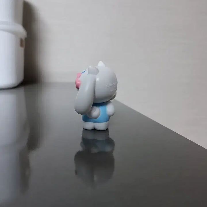 [BUNJANG] Sanrio Hello Kitty Cinnamoroll Figure / 산리오 헬로키티 시나모롤 탈 피규어