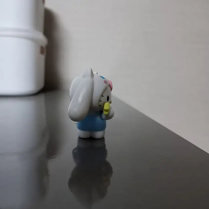 [BUNJANG] Sanrio Hello Kitty Cinnamoroll Figure / 산리오 헬로키티 시나모롤 탈 피규어