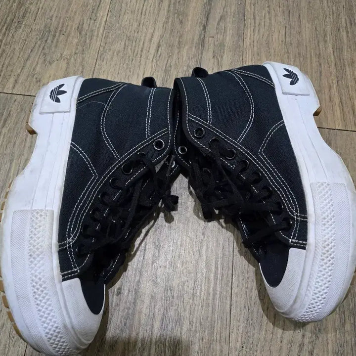[BUNJANG] Adidas Black High-Top Sneakers - 235 / 아디다스 블랙 하이탑 스니커즈ㅡ235