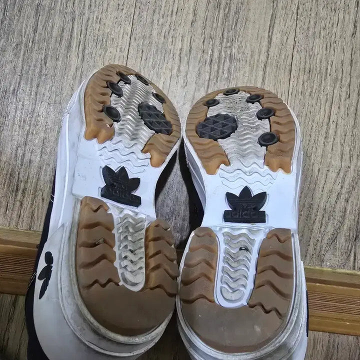 [BUNJANG] Adidas Black High-Top Sneakers - 235 / 아디다스 블랙 하이탑 스니커즈ㅡ235