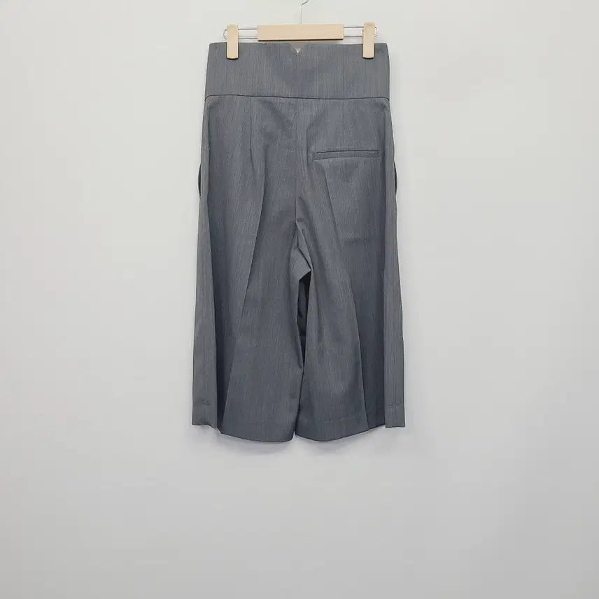 [BUNJANG] YCH High Waist Wool Bermuda Pants Gray M / YCH 와이씨에이치 하이웨스트 울 버뮤다 팬츠 그레이 M