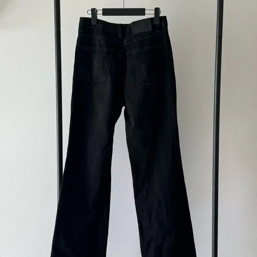 [BUNJANG] Marithe 2024 Slim Fit Bootcut Denim Pants Black / 마리떼 marithe 2024 슬림핏 부츠컷 데님 팬츠 블랙 28