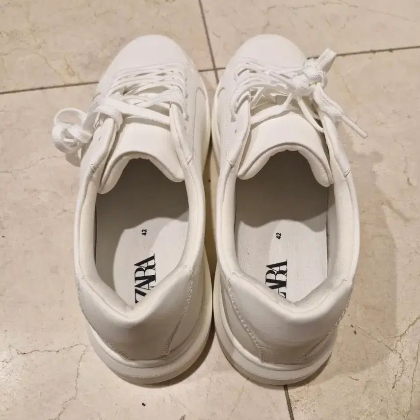 [SOLD OUT] 자라 화이트 스니커즈 42사이즈