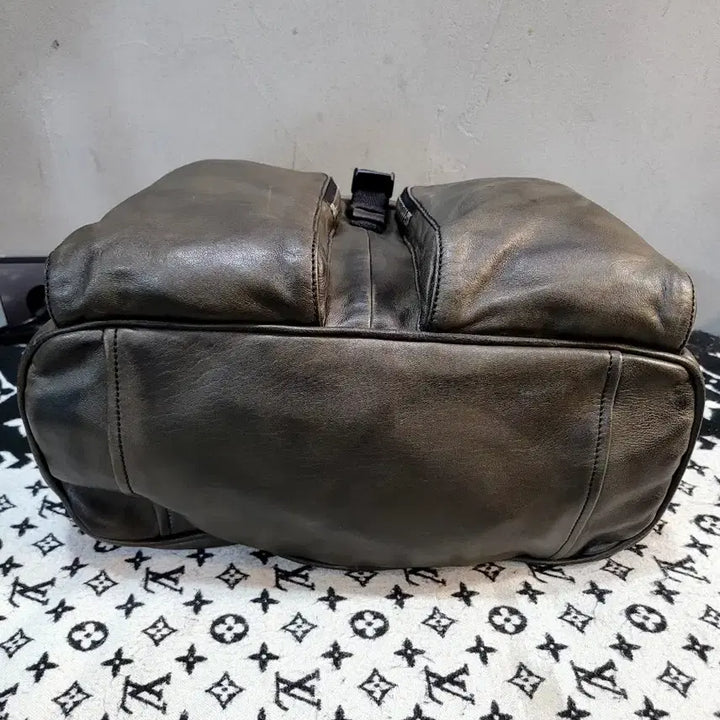 [BUNJANG] Prada Two-Pocket Leather Backpack / 정품 프라다 투 포켓 가죽 백팩