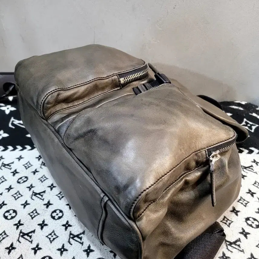 [BUNJANG] Prada Two-Pocket Leather Backpack / 정품 프라다 투 포켓 가죽 백팩