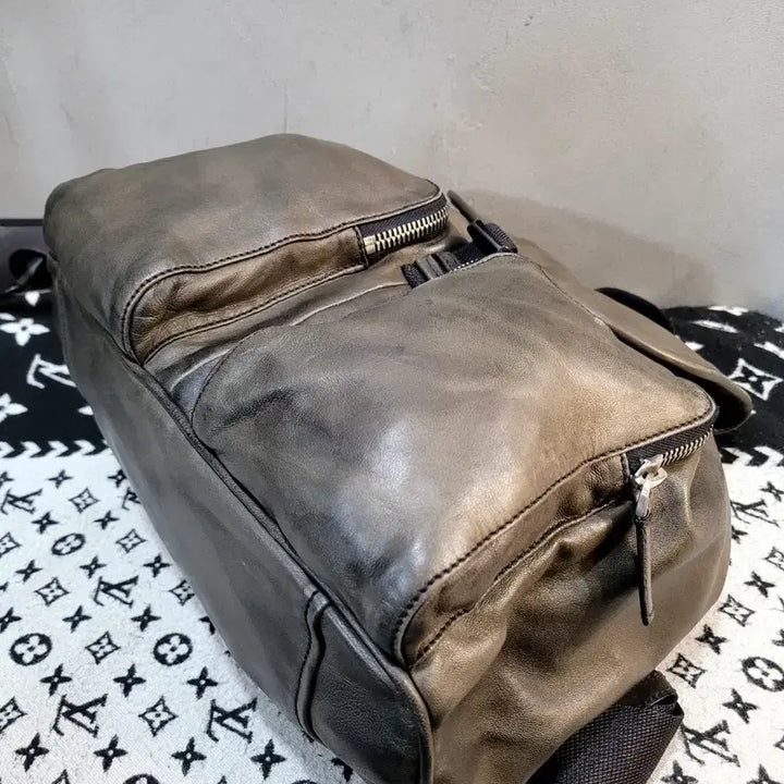 [BUNJANG] Prada Two-Pocket Leather Backpack / 정품 프라다 투 포켓 가죽 백팩
