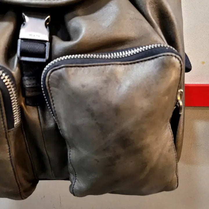 [BUNJANG] Prada Two-Pocket Leather Backpack / 정품 프라다 투 포켓 가죽 백팩