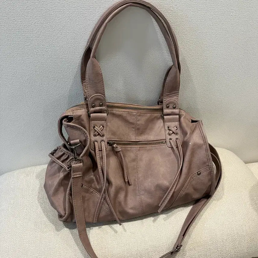 [SOLD OUT] 팬시클럽 벨티드 워싱 레더백 (BABY PINK) F25QE990