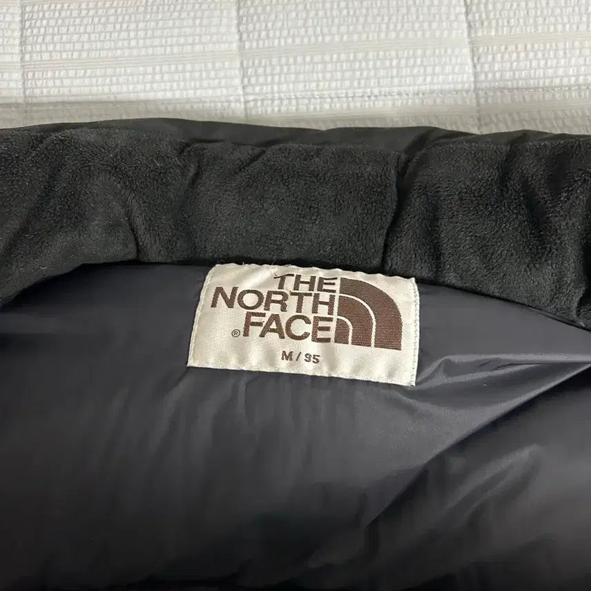 [BUNJANG] The North Face Nuptse Shiny Black Jacket / 노스페이스 눕시 유광블랙 M(95)사이즈