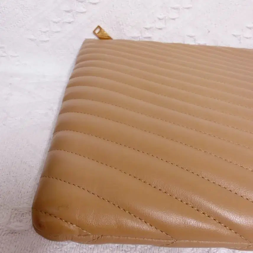 [BUNJANG] Saint Laurent Monogram Matelassé Clutch Beige Gold / 생로랑 모노그램 마틀라세 클러치 베이지 금장