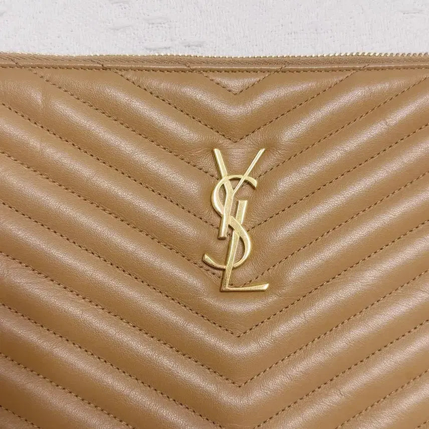 [BUNJANG] Saint Laurent Monogram Matelassé Clutch Beige Gold / 생로랑 모노그램 마틀라세 클러치 베이지 금장