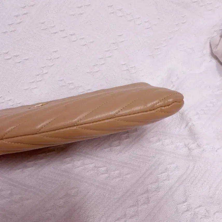 [BUNJANG] Saint Laurent Monogram Matelassé Clutch Beige Gold / 생로랑 모노그램 마틀라세 클러치 베이지 금장