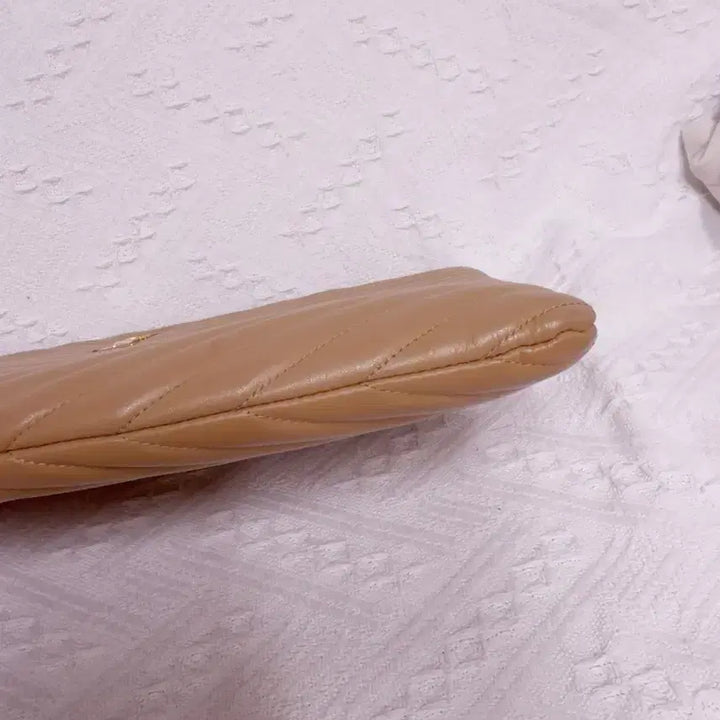 [BUNJANG] Saint Laurent Monogram Matelassé Clutch Beige Gold / 생로랑 모노그램 마틀라세 클러치 베이지 금장