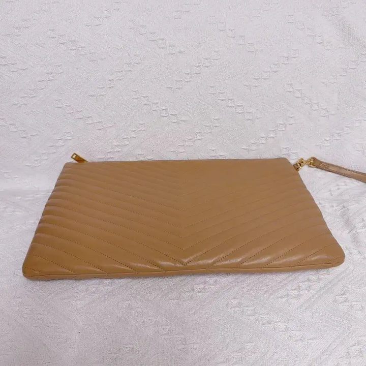 [BUNJANG] Saint Laurent Monogram Matelassé Clutch Beige Gold / 생로랑 모노그램 마틀라세 클러치 베이지 금장