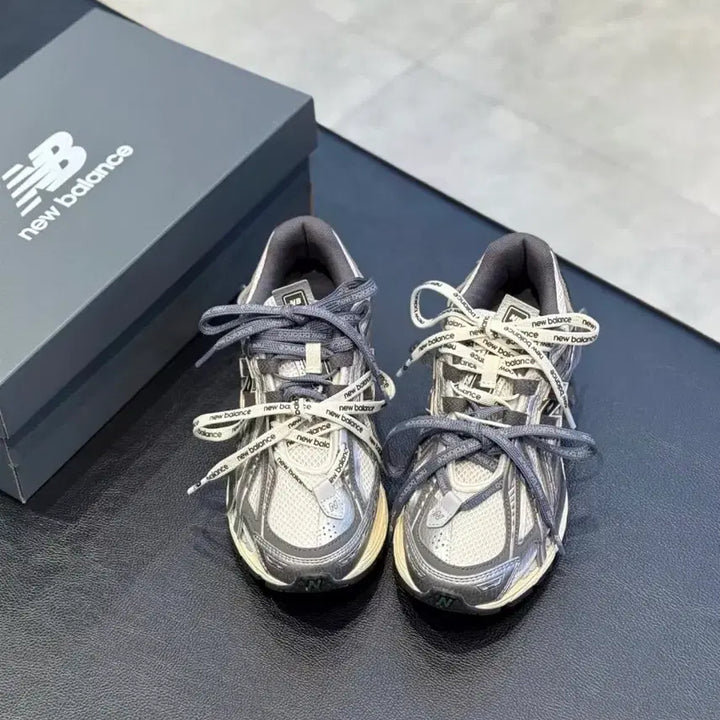 [BUNJANG] New Balance 1906AD Blue White Laces / 뉴발란스 1906AD블루화이트 배색 신발끈으로 스타일리쉬하고 멋스러우며