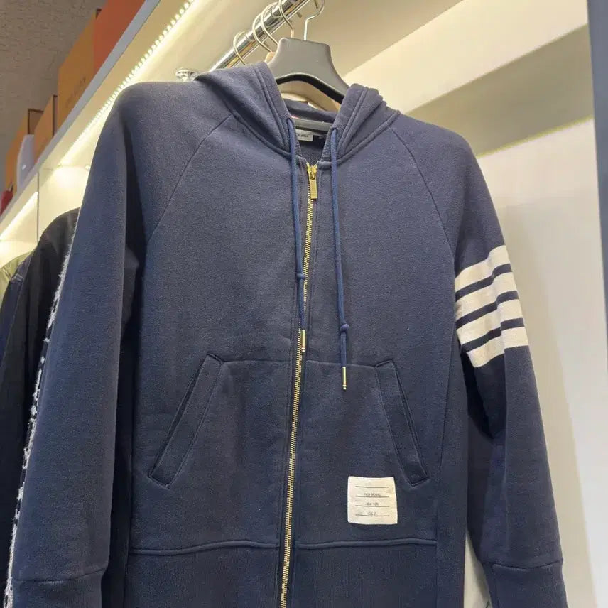 [SOLD OUT] 톰브라운 사선완장 후드집업 네이비 2사이즈