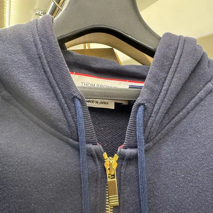 [SOLD OUT] 톰브라운 사선완장 후드집업 네이비 2사이즈