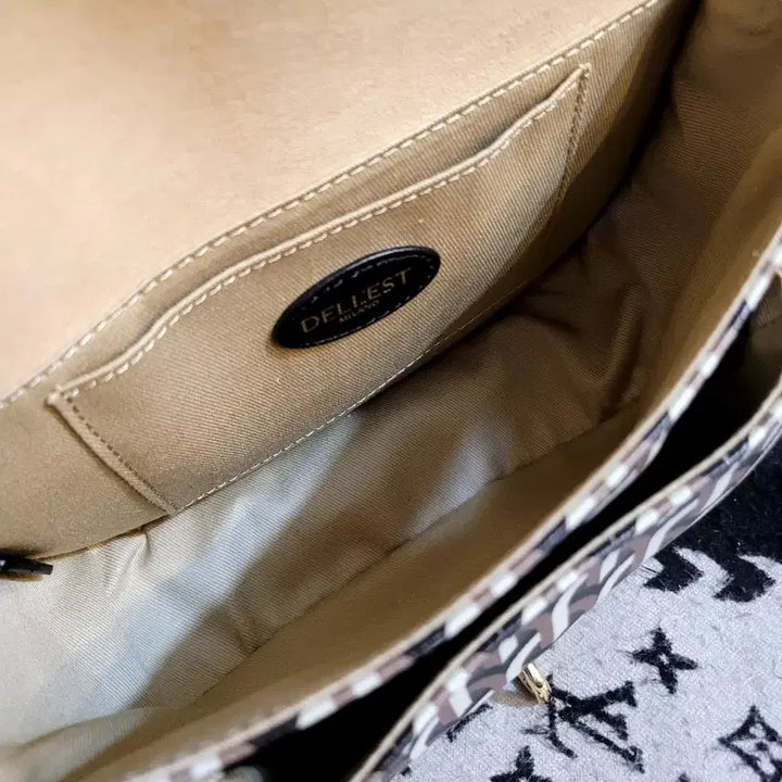 [BUNJANG] Delight Gardena Gothica Black Crossbody Bag / 정품 델레스트 가디나 고티카 블랙 크로스백
