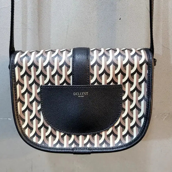 [BUNJANG] Delight Gardena Gothica Black Crossbody Bag / 정품 델레스트 가디나 고티카 블랙 크로스백