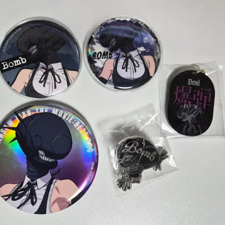 [BUNJANG] Chainsaw Man Reze Badge Bundle Set / 체인소맨 밤 뱃지 일괄 판매