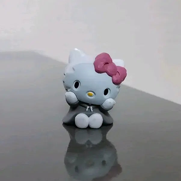 [BUNJANG] Hello Kitty Oyasuminohi Resting Day Gacha Figure (Damaged) / (5월까지 할인)헬로키티 오야스미노히 쉬는날 가챠 피규어 (하자)
