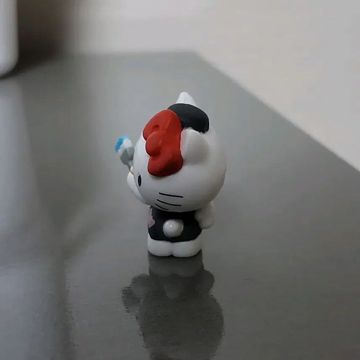 [BUNJANG] Hello Kitty Painter Figure / (5월까지 할인)헬로키티 페인터 피규어
