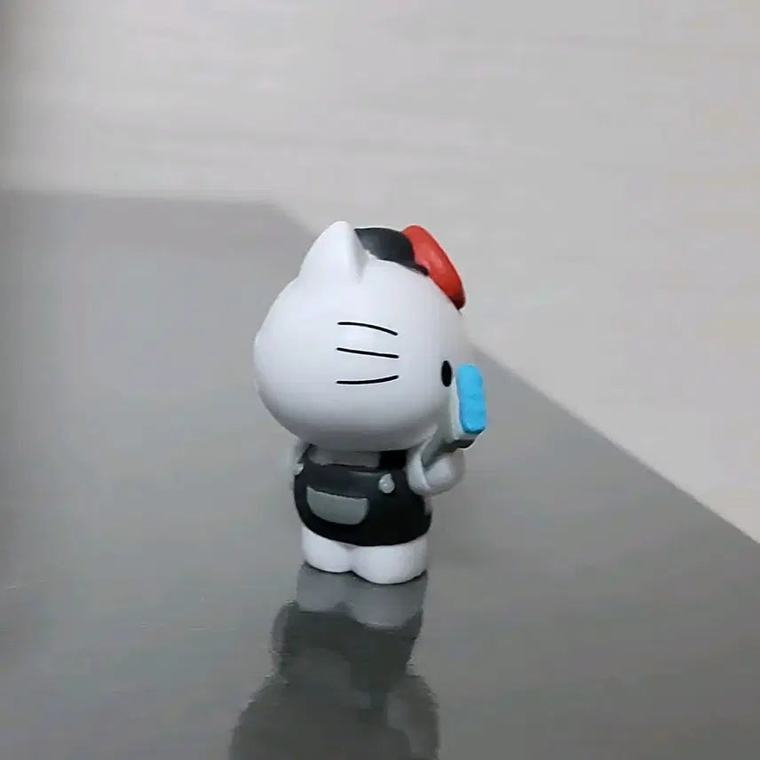 [BUNJANG] Hello Kitty Painter Figure / (5월까지 할인)헬로키티 페인터 피규어