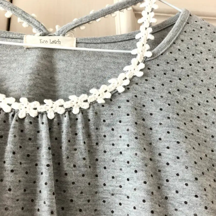 [BUNJANG] Vintage Floral Lace Dot T-shirt / 빈티지 꽃레이스 티셔츠