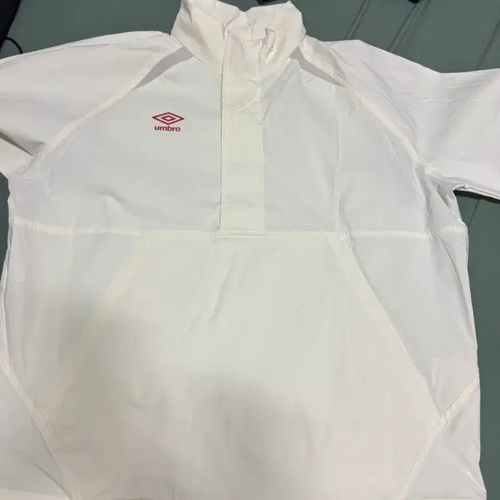 [SOLD OUT] 엄브로 화이트 바람막이 자켓 105