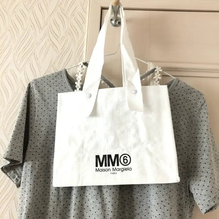 [SOLD OUT] MM6 마르지엘라 토트백